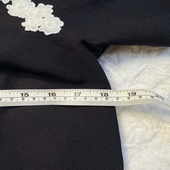 Kate Spade New York Black Floral Lace Trim Top – Size 2 - Picture 7 of 8